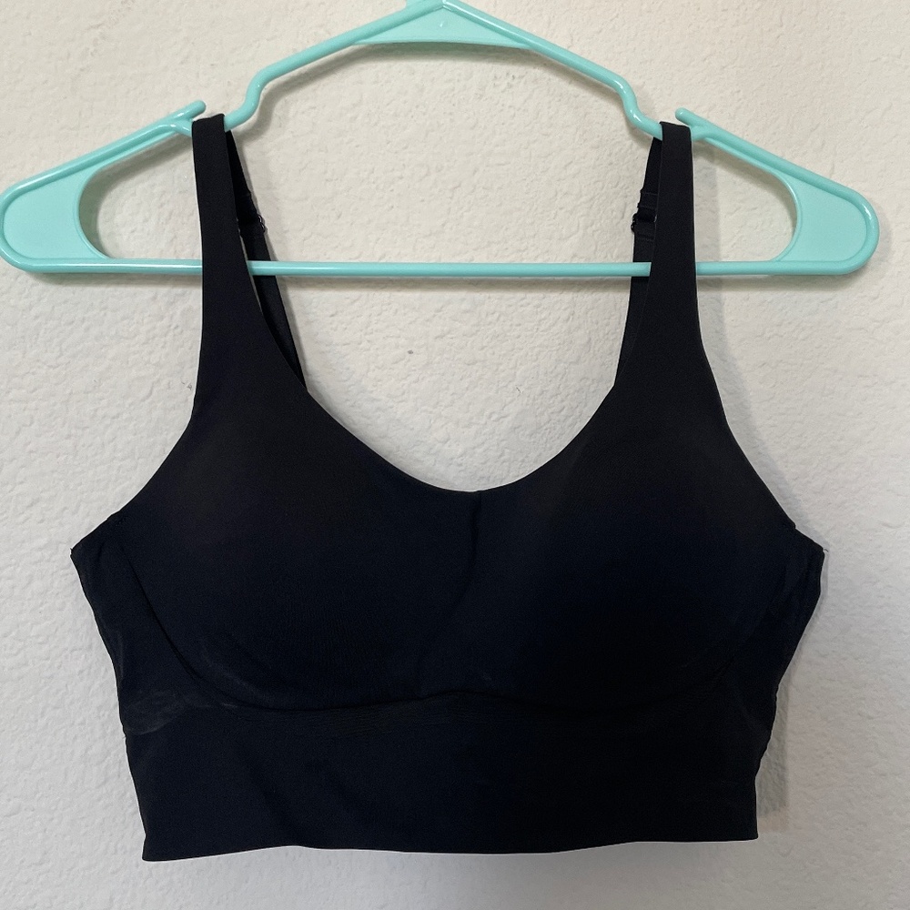 Victoria’s Secret black sports bra with mesh 36B